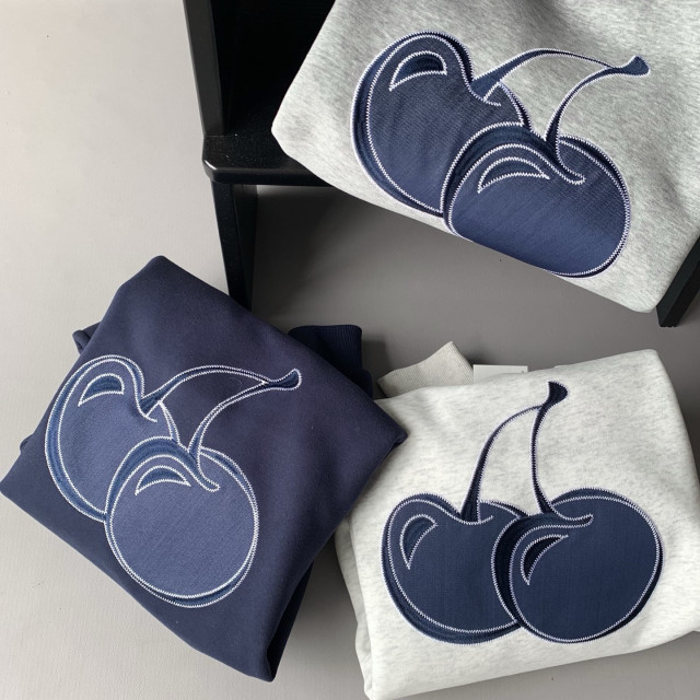 韓系貼布櫻桃刺繡圓領長袖百搭衛衣