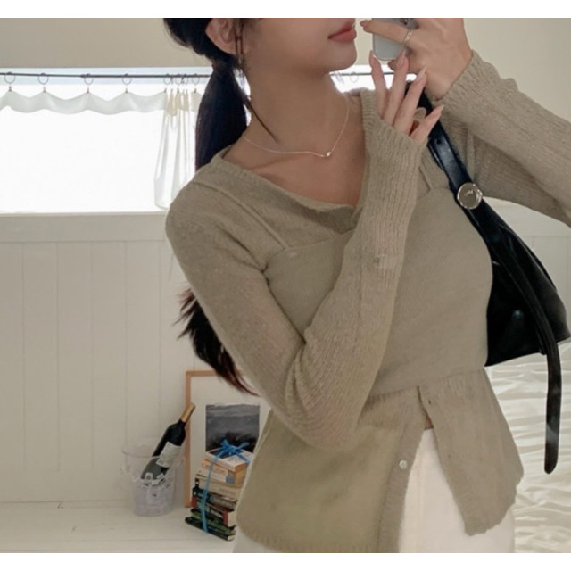 韓系chic氣質圓領排釦簡約打底上衣女+吊带針織套装(高彈力）