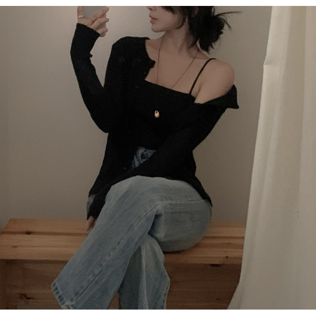 韓系chic氣質圓領排釦簡約打底上衣女+吊带針織套装(高彈力）