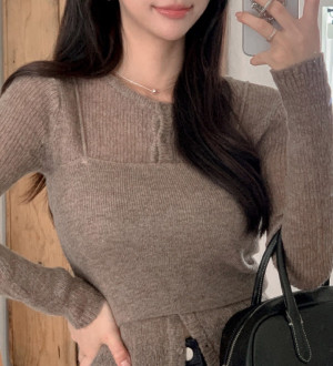 韓系chic氣質圓領排釦簡約打底上衣女+吊带針織套装(高彈力）