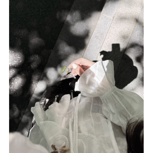 法式荷葉邊白色襯衫娃娃衫寬鬆長袖設計感V領綁帶上衣