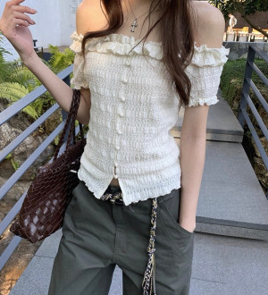 夏季穿搭設計感短款法式露肩荷葉邊一字肩上衣