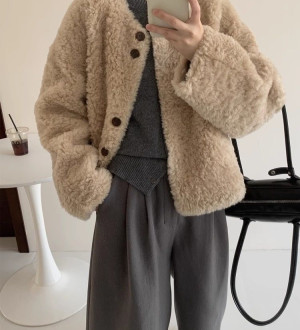 羊羔毛韓系寬鬆圓領大圓釦柔軟細膩保暖外套