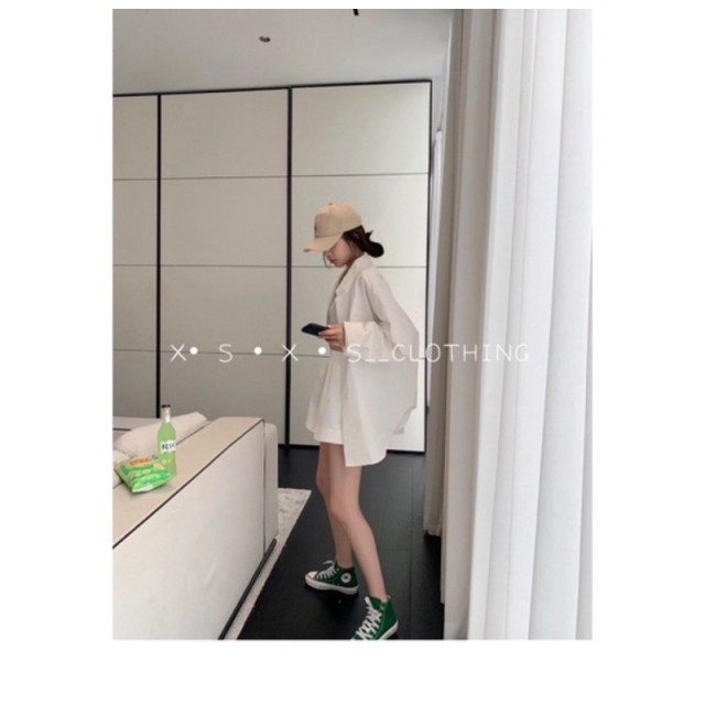 oversized設計襯衫上衣➕高腰A字休閒短褲套裝(不含內搭背心) oversized設計襯衫上衣➕高腰A字休閒短褲套裝(不含內搭背心)